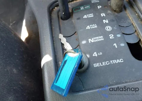 2000 Jeep Grand Cherokee Laredo from USA, damaged, VIN 1J4GW48S2YC267946